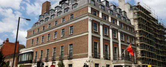 英国全票通过美国'命令'拒建中国使馆！中美会谈前夕突爆大料