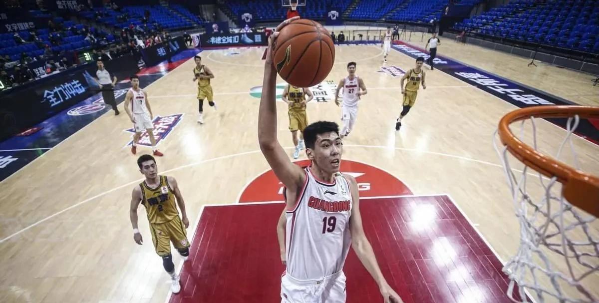 2.26米小姚明逆袭NBA