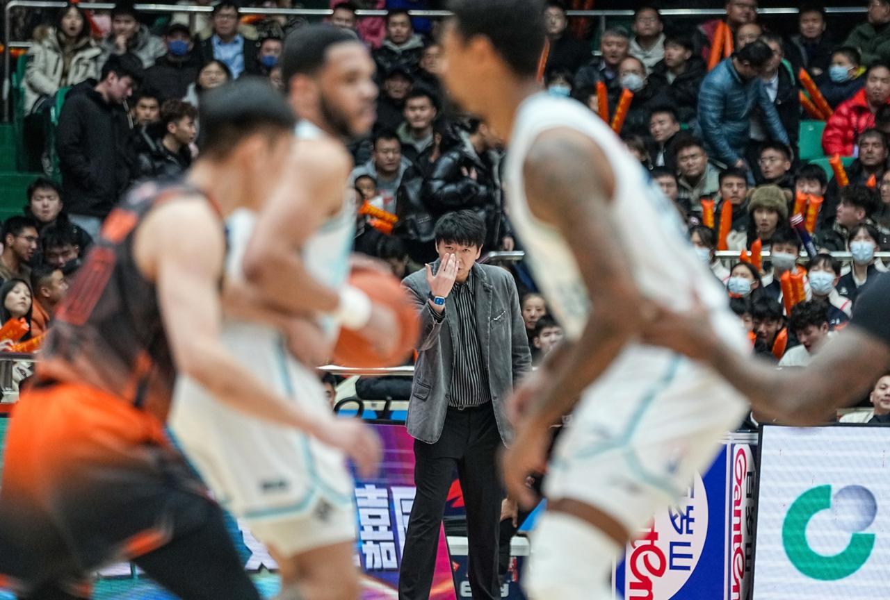 山东青春风暴！马延东18分领衔新星闪耀
