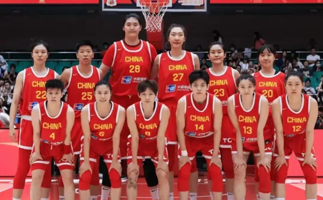 中国女篮狂胜日本32分！王思雨17分领衔
