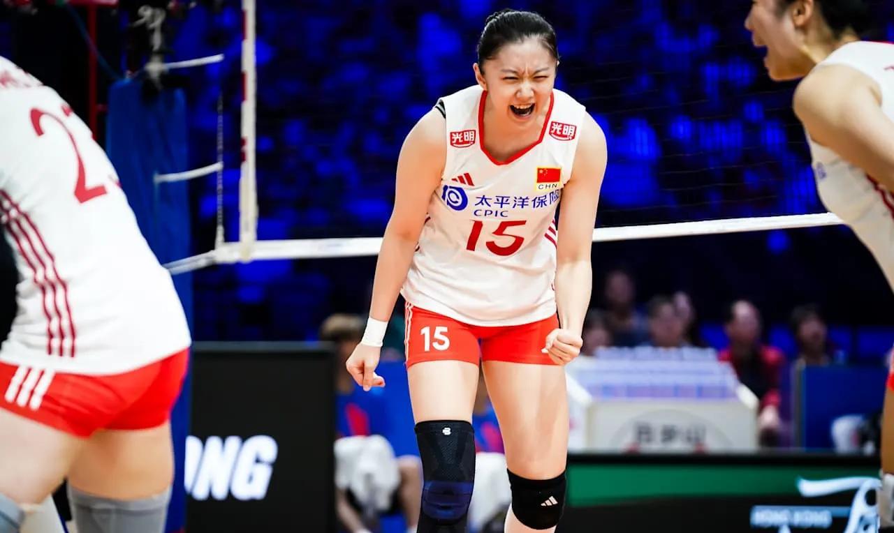 吴梦洁狂轰32分封神！中国女排3