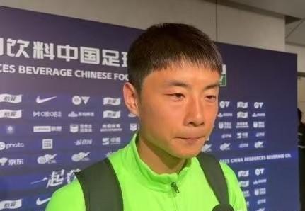 李磊离队传闻引爆国安球迷圈！'未来能否站在这里'一语掀起巨浪