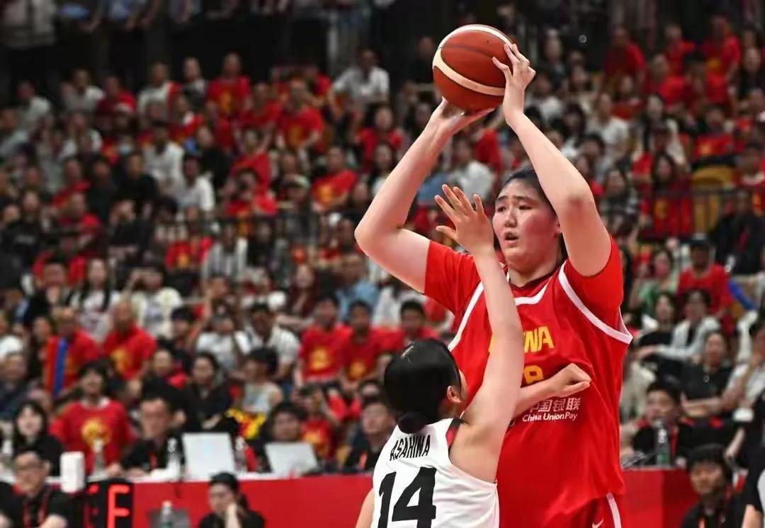 2米27张子宇碾压日本女篮引争议！身高优势算胜之不武