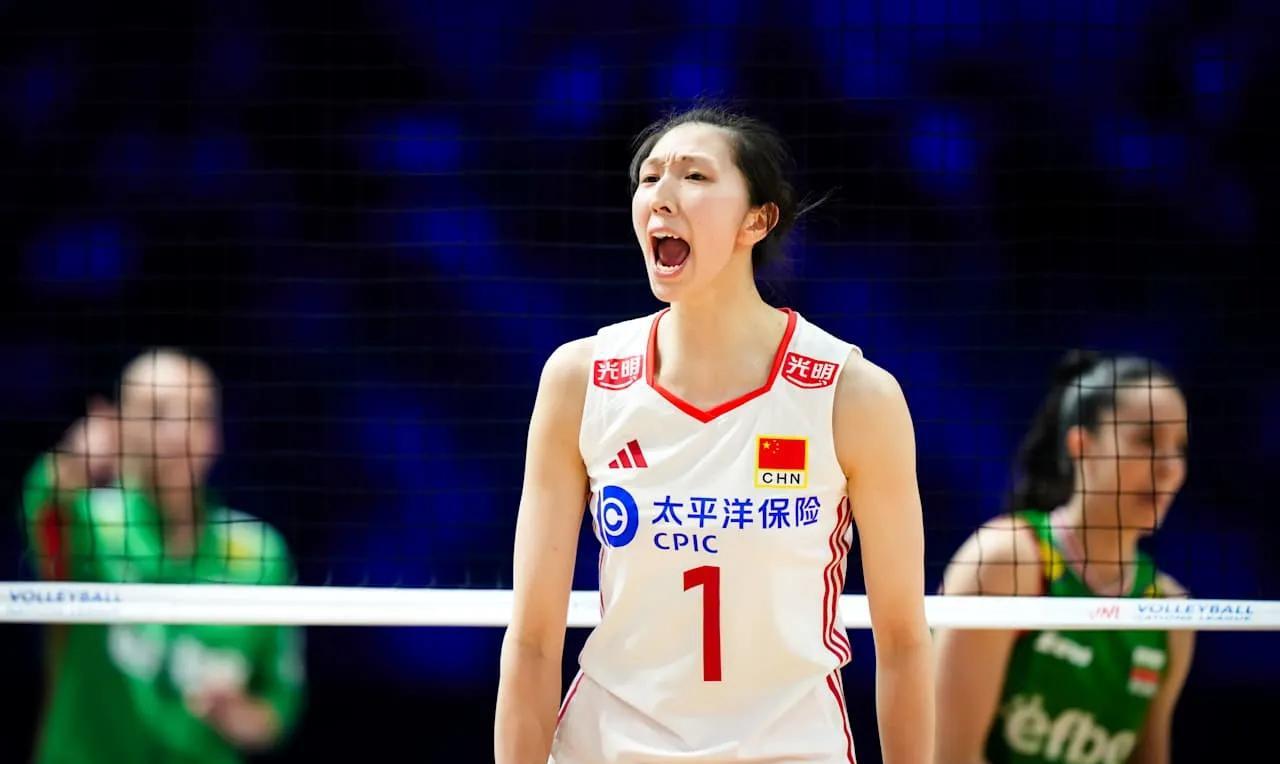 吴梦洁狂轰32分封神！中国女排3