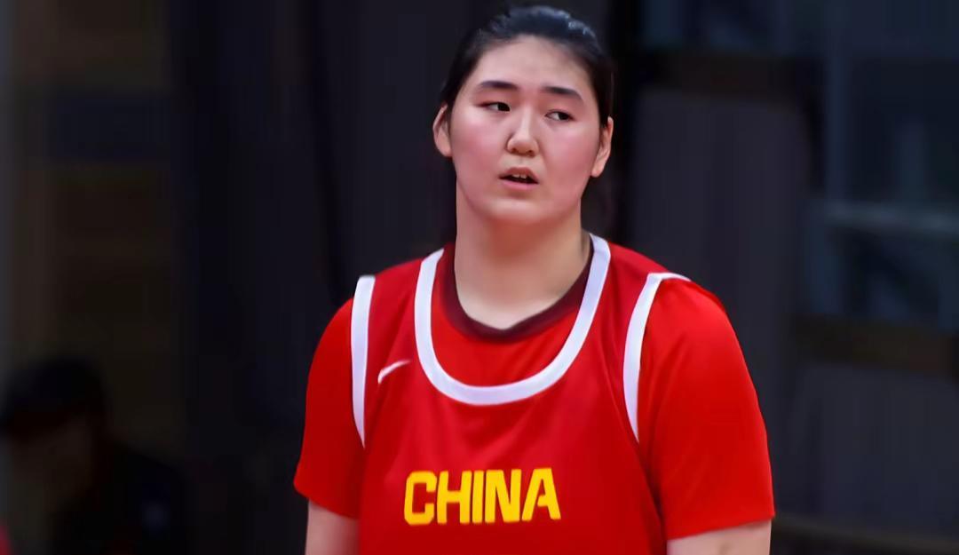 226cm女篮新星张子宇炸裂首秀！转身碾压日本队