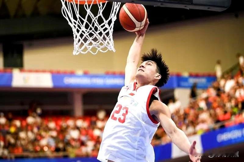 重磅！山东男篮天价争夺陈国豪
