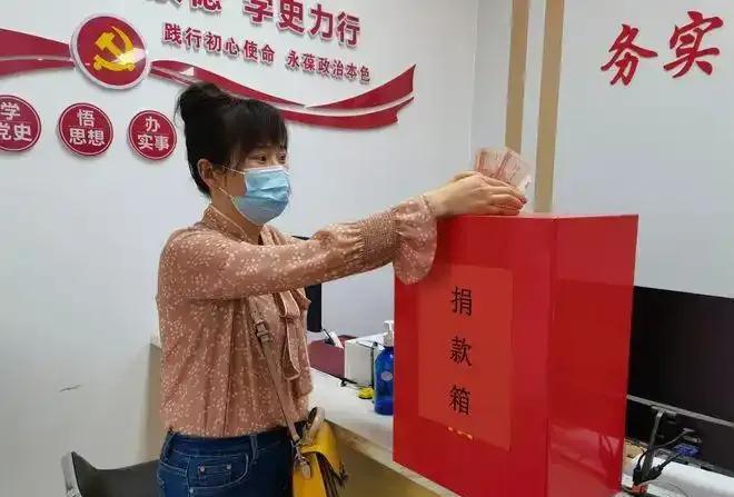 冰花男孩500元善款背后