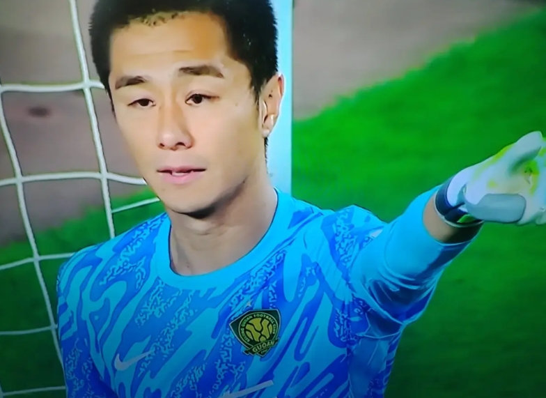 19载忠诚守护！揭秘北京国安传奇替补门将侯森