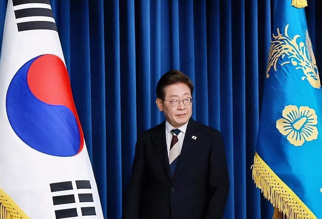 李在明首周执政好评炸裂！58.6%民众力挺