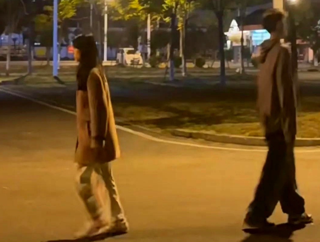 《离婚前最后一抱泪别