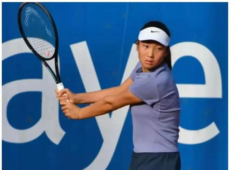 重磅！15岁华裔天才少女耿欣乐入籍中国首战封王