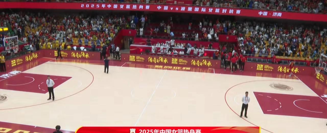 中国女篮67分狂屠波黑！18岁张子宇16+7打爆内线