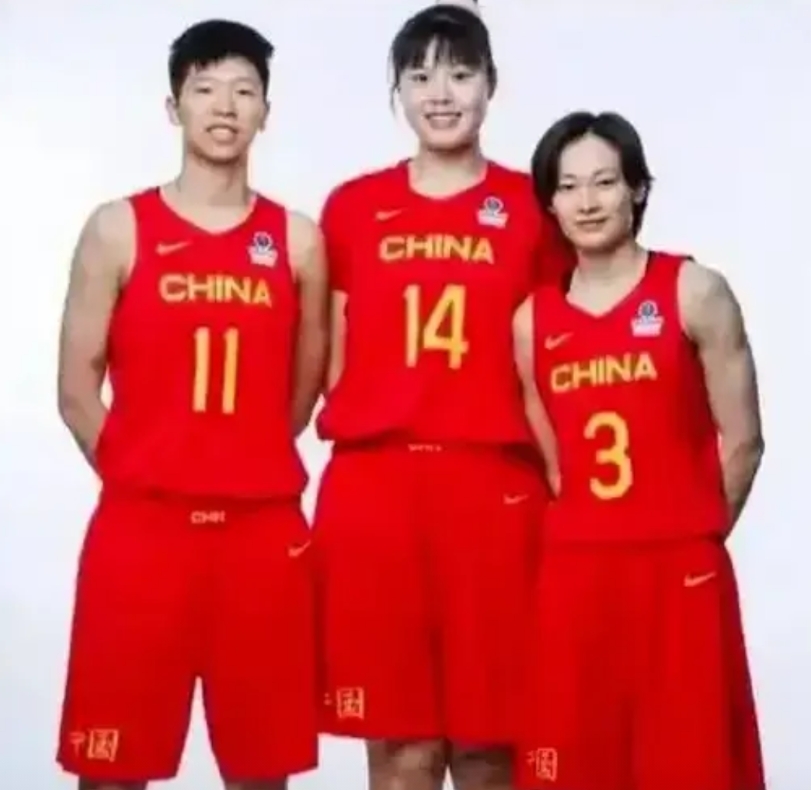 女篮后卫危机！张子宇无人喂球