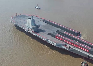 中国海军迈入三航母时代！福建舰领衔电磁弹射新纪元