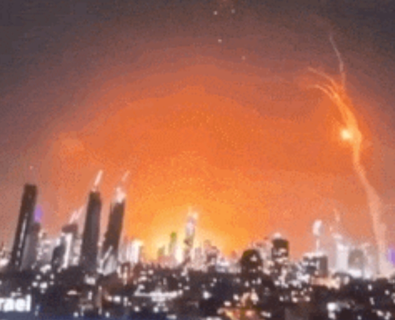 地狱之门洞开！伊朗150枚导弹夜袭特拉维夫